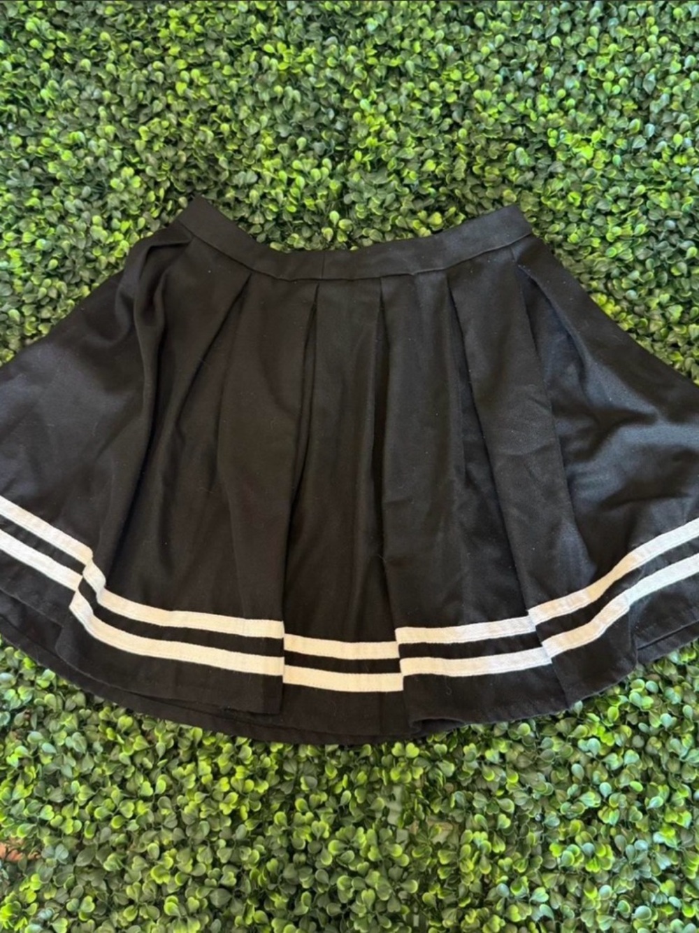 Hot Topic Black Pleated Skater Mini Skirt with White Stripes – Size XS